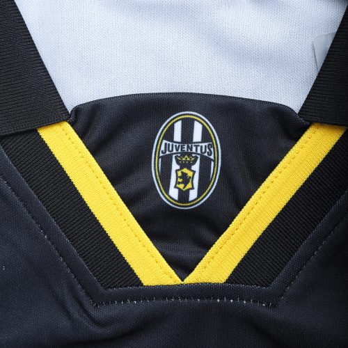 Retro Juventus Away Jersey 1996/97 