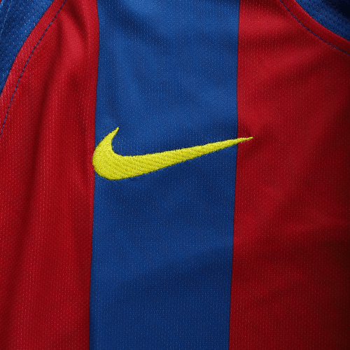 Ronaldinho #10 Retro Barcelona UCL Final Home Jersey 2005/06 
