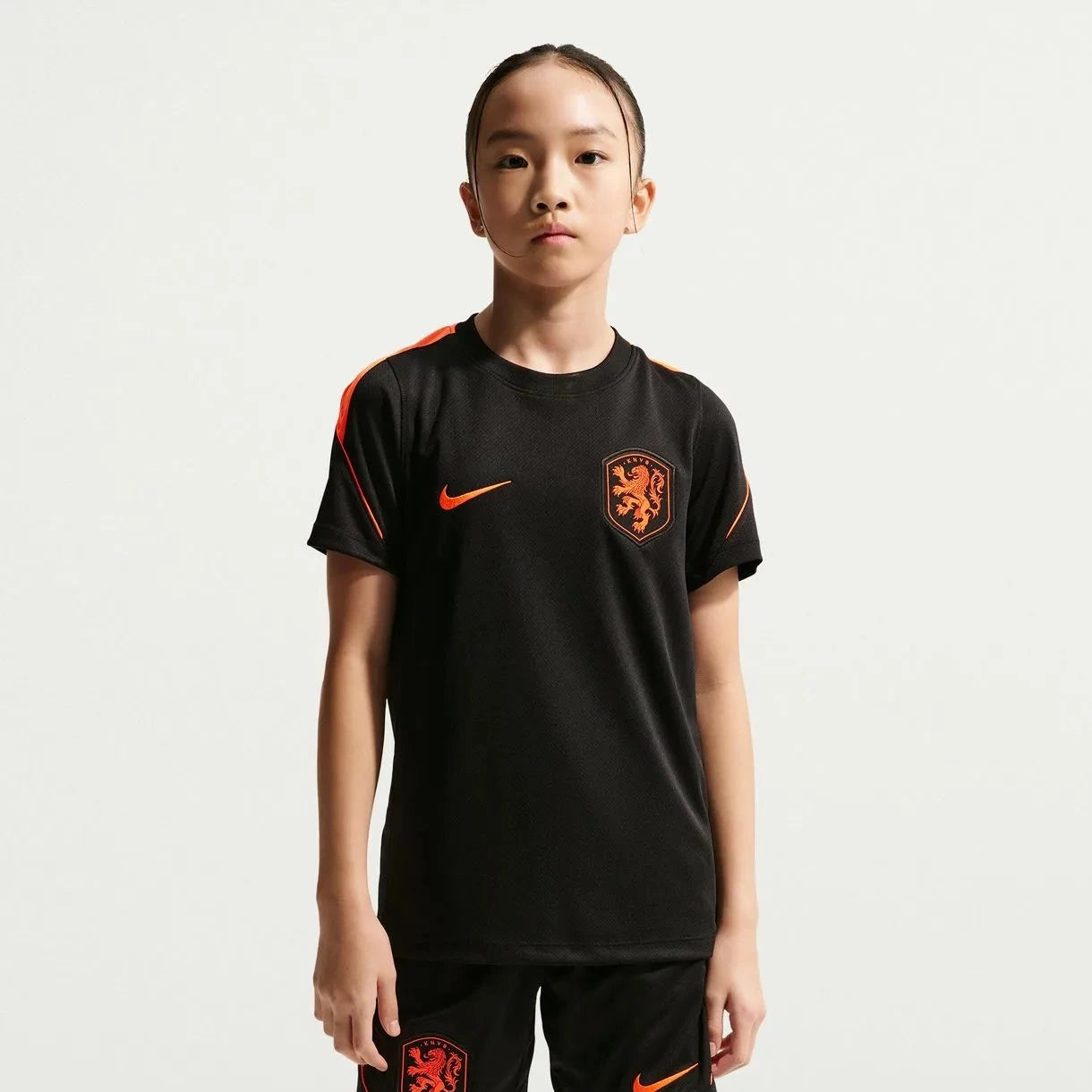 2026-27 Netherlands Youth Strike Top Black/Hyper Crimson/Hyper Crimson 